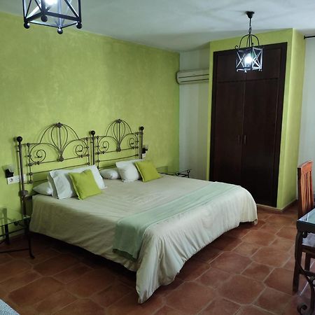 Hotel Rural La Posada De Las Cigueenas Jerez De Los Caballeros Ngoại thất bức ảnh