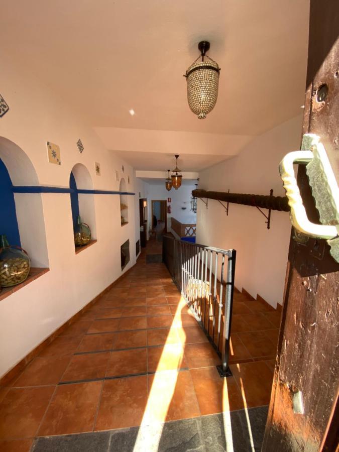 Hotel Rural La Posada De Las Cigueenas Jerez De Los Caballeros Ngoại thất bức ảnh