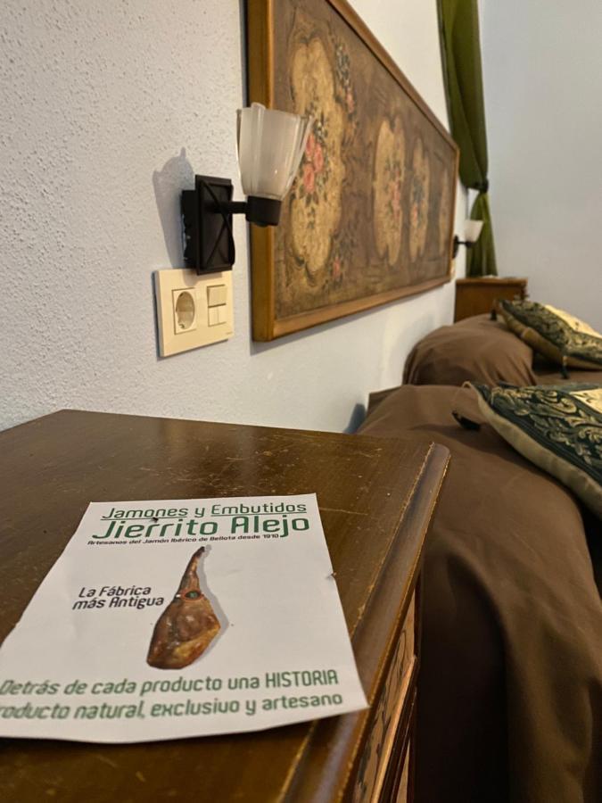 Hotel Rural La Posada De Las Cigueenas Jerez De Los Caballeros Ngoại thất bức ảnh