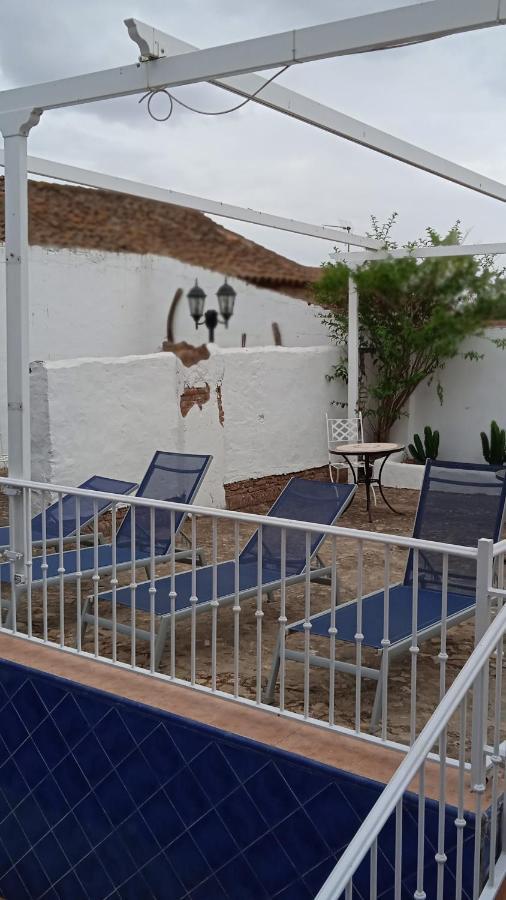 Hotel Rural La Posada De Las Cigueenas Jerez De Los Caballeros Ngoại thất bức ảnh