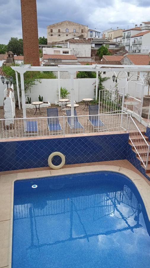 Hotel Rural La Posada De Las Cigueenas Jerez De Los Caballeros Ngoại thất bức ảnh