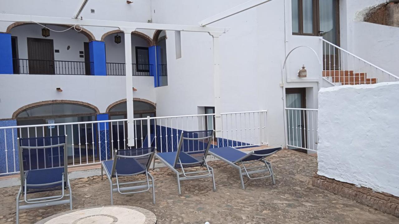 Hotel Rural La Posada De Las Cigueenas Jerez De Los Caballeros Ngoại thất bức ảnh