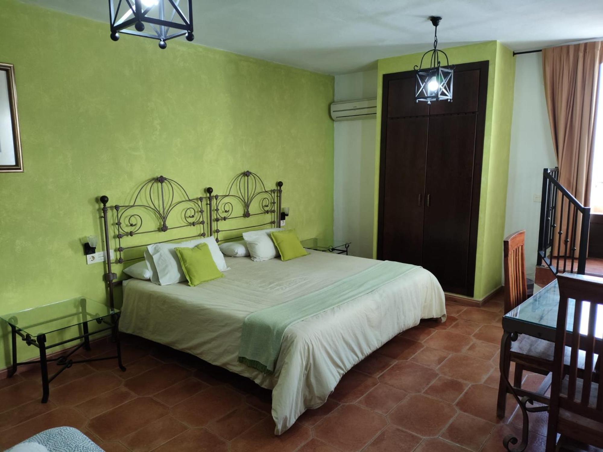 Hotel Rural La Posada De Las Cigueenas Jerez De Los Caballeros Ngoại thất bức ảnh