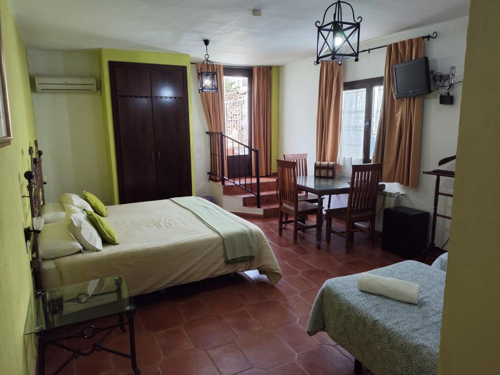 Hotel Rural La Posada De Las Cigueenas Jerez De Los Caballeros Ngoại thất bức ảnh