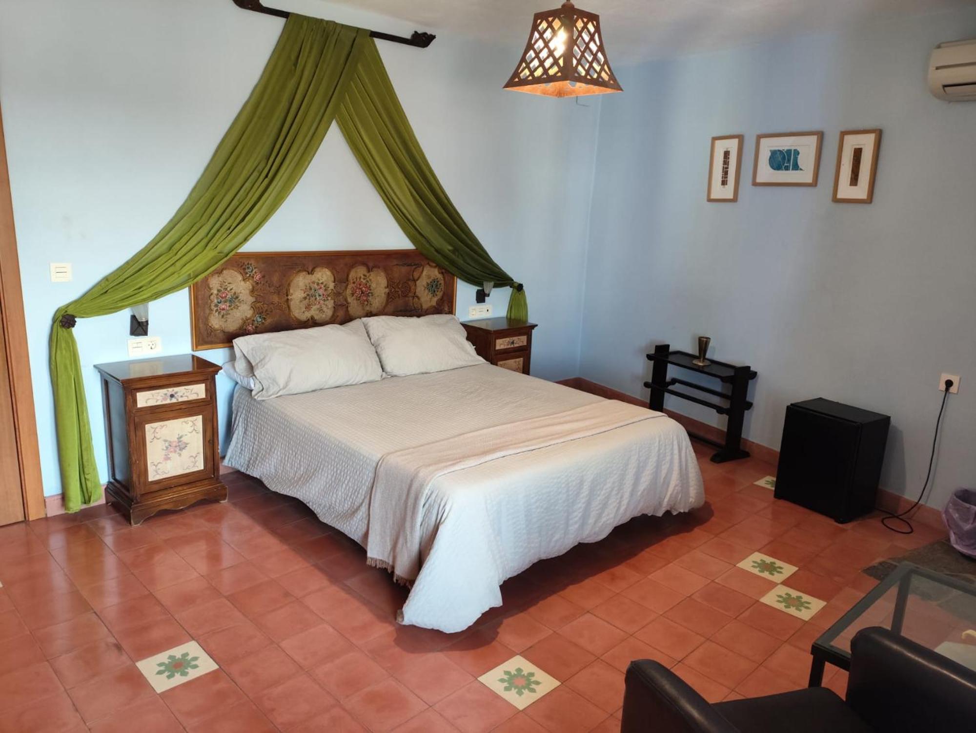 Hotel Rural La Posada De Las Cigueenas Jerez De Los Caballeros Ngoại thất bức ảnh