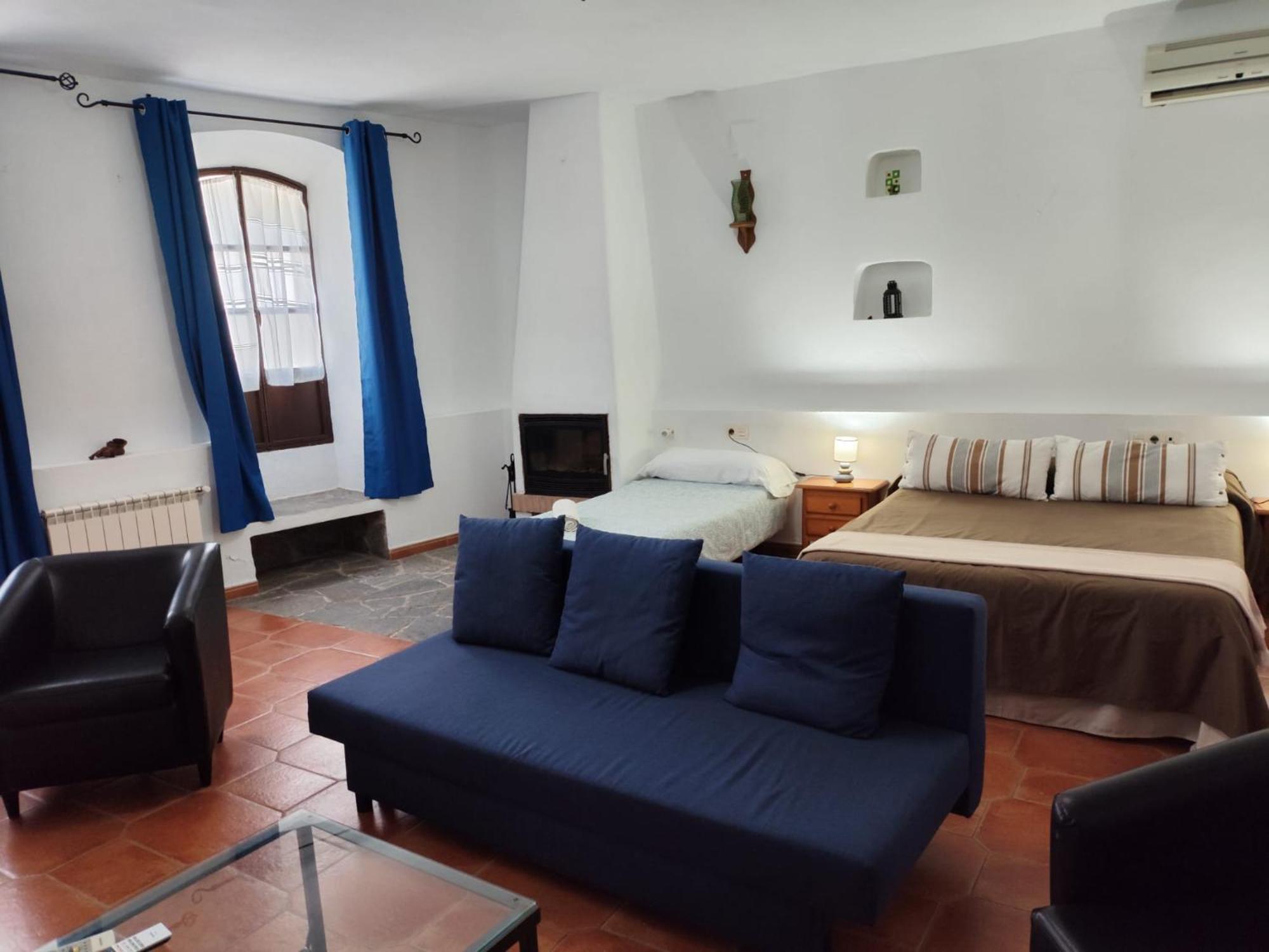 Hotel Rural La Posada De Las Cigueenas Jerez De Los Caballeros Ngoại thất bức ảnh